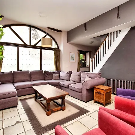 Holiday home Spacious In With Garden