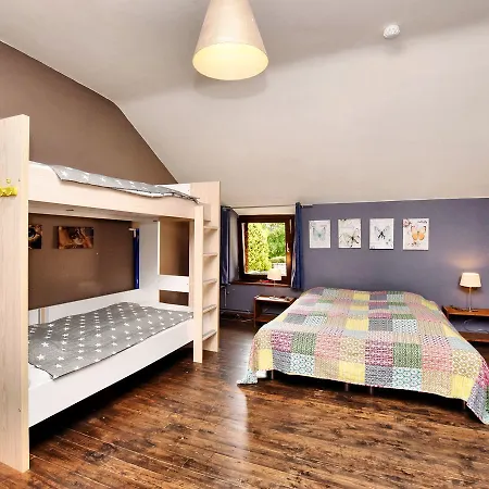 Vakantiehuis Spacious In With Garden Lierneux